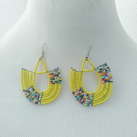 Yellow handmade beaded Earrings - Picture 2 of 3